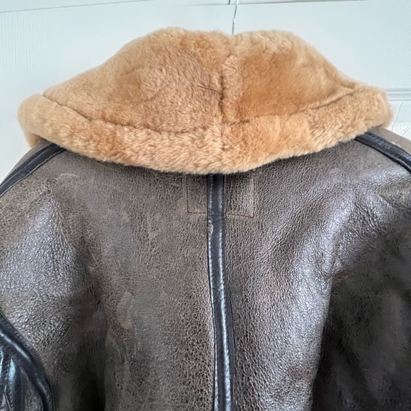 Avirex vintage limited edition leather bomber jacket. - Picture 9 of 16